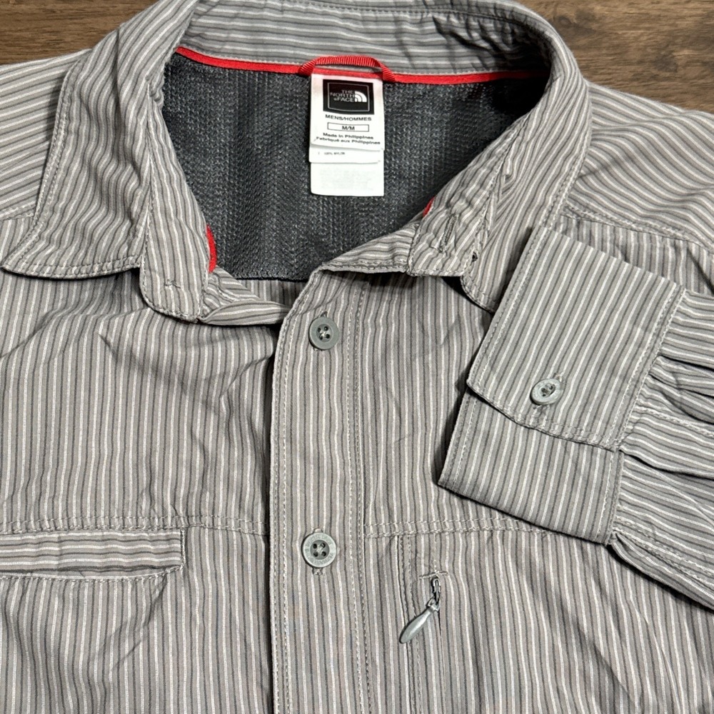 The North Face Button Down L/S Shirt Mens Medium Gray Striped Gorpcore Outdoor